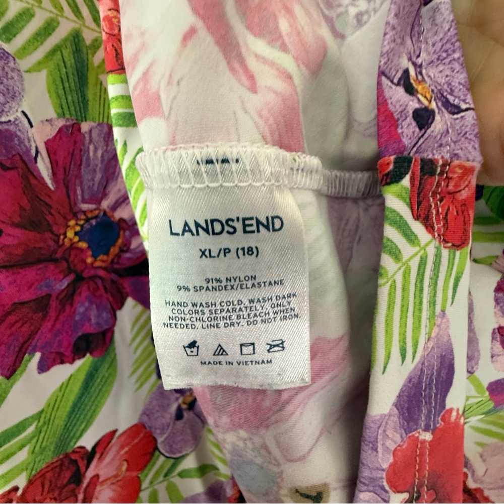❇️Lands' End Women's Vibrant Floral Long Sleeve Swim Tee 2 for $22❇️ - Picture 3 of 4